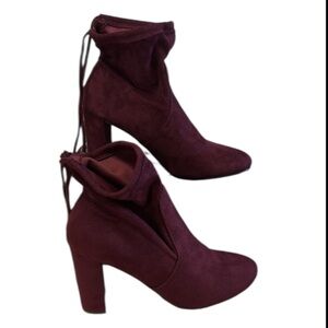 New Directions burgundy Hollis suede boots. Size 6 NWT